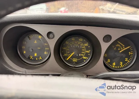 1983 Porsche 944 z USA, uszkodzony, nr VIN WP0AA0948DN453105